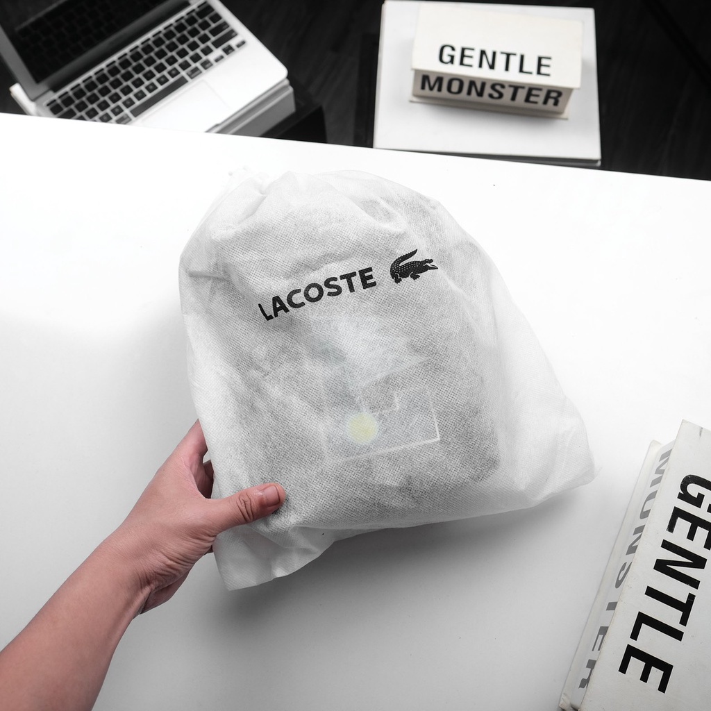 TÚI ĐEO CHÉO LACOSTE L 1927 FULL HỘP • Size | 23cm x 18cm x 4cm, Chất liệu vải 100% da chuẩn cty  • Chống thấm nước