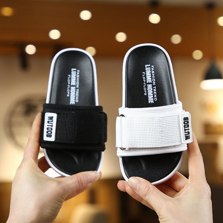 [Hàng Có Sẵn Giao Hàng Ngay Ngay Lập Phương] Dép Sandal Đi Trong Nhà Đế Mềm Chống Trượt Thoải Mái Thời Trang Mùa Hè Cho Nam Và Nữ