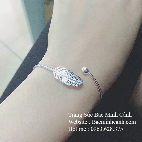 Lắc tay bạc lông vũ
