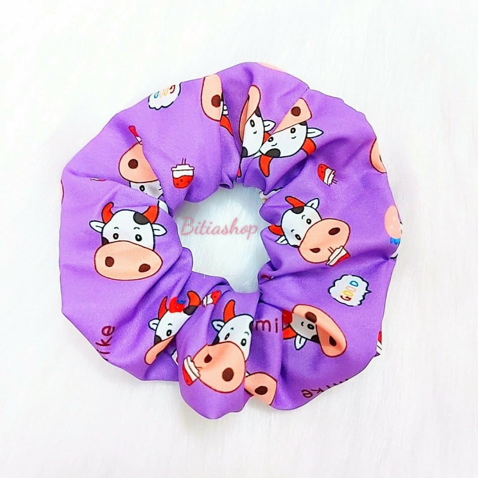 CỘT TÓC SCRUNCHIES HÌNH BÒ SỮA DỄ THƯƠNG