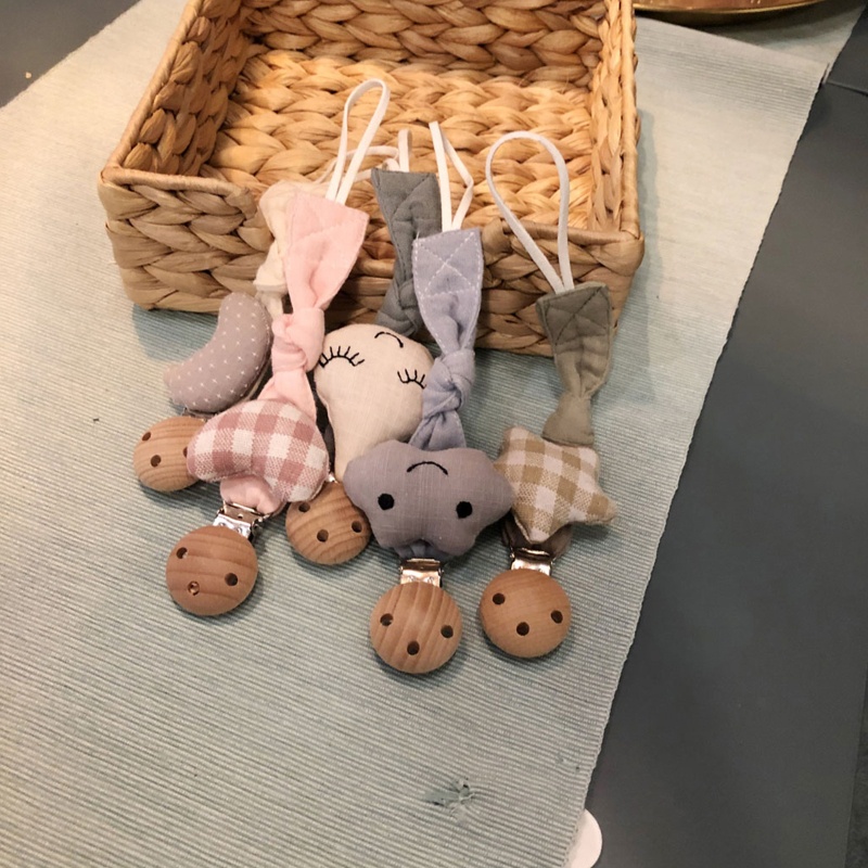 Dây Đeo Núm Vú Giả 10 Lựa Chọn Bằng Kim Loại Tiện Dụng Cho Bé