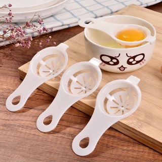 Dụng cụ tách trứng