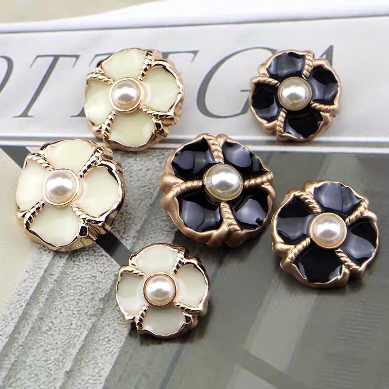 10 cái / lốc Nút áo sơ mi nữ siêu đẹp Thiết kế cánh hoa Nút ngọc trai cho quần áo Phụ kiện may tự làm Nút trang trí