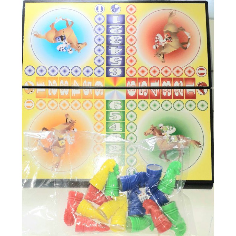 Một bộ trò chơi Cờ Đua Ngựa có bàn chơi bằng nhựa kích thước 30x30cm rất đẹp