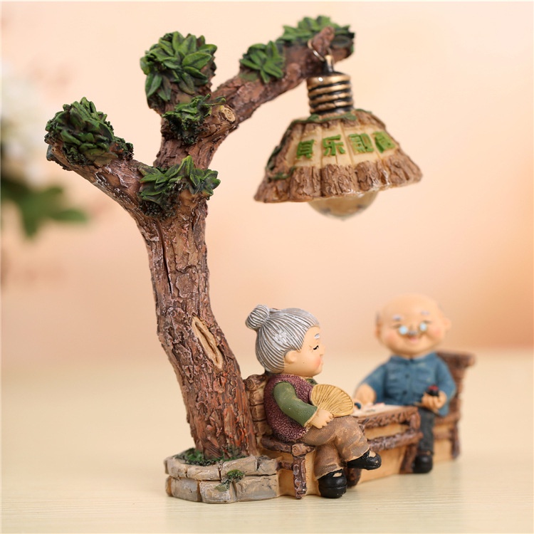 Đèn ngủ để bàn hai ông bà đánh cờ đọc sách Ráp biểu cảm dễ thương trang trí bàn học, bàn làm việc, quà tặng bạn bè