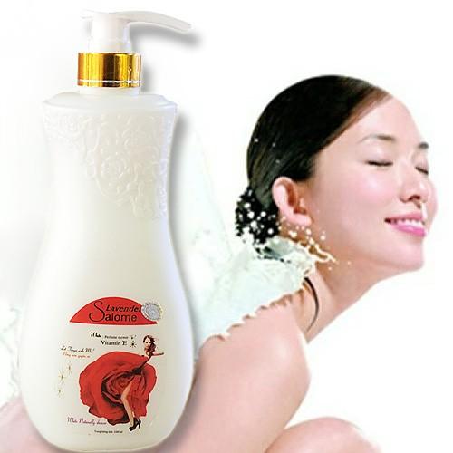 Combo 2 chai sữa tắm nước hoa hồng Salome 900ml tặng kèm bông tắm tròn lớn dày dặn