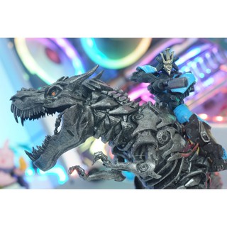 MÔ HÌNH OPTIMUS PRIME CƯỠI KHỦNG LONG TRANSFORMERS