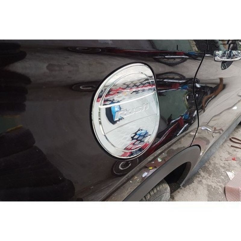 Ốp nắp bình xăng xe Toyota Rush 2018-2021