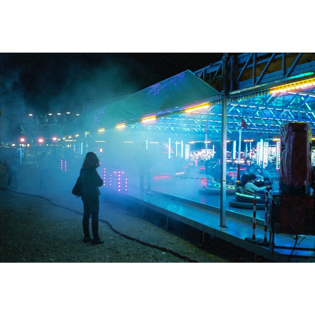 Phim CineStill 800T ISO 800, Màu Color, 120 x 12 Kiểu Vuông, In Date Cho Máy Chụp Ảnh Film - LIIQ Flash