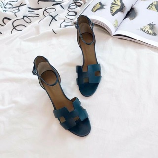 Sandal đế xuồng siêu đẹp của hm đủ size 35-39 cao 6cm,hàng od 7-12 ngày