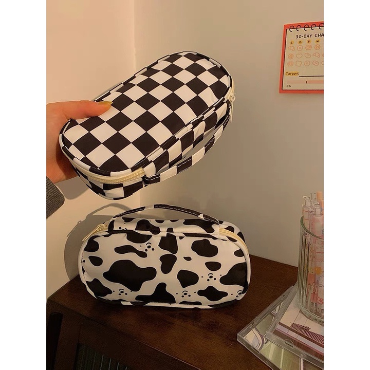 Hộp Bút Vải Caro Checkerboard Trắng Đen