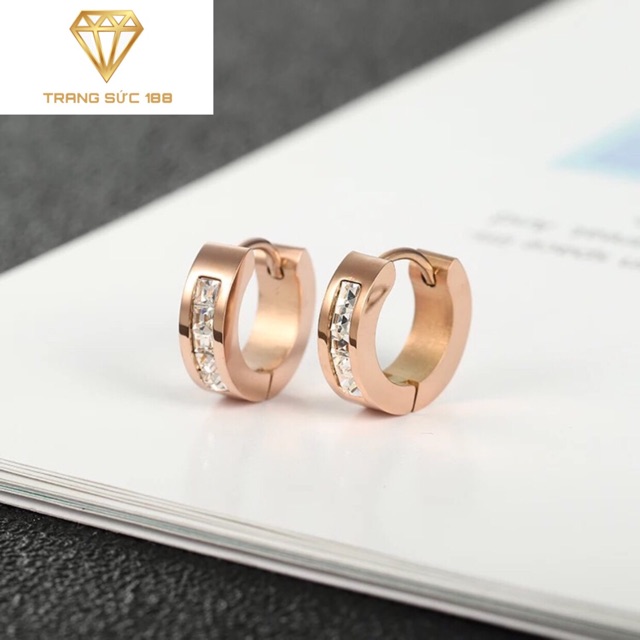 Bông tai titan nữ khoen đá BTT15