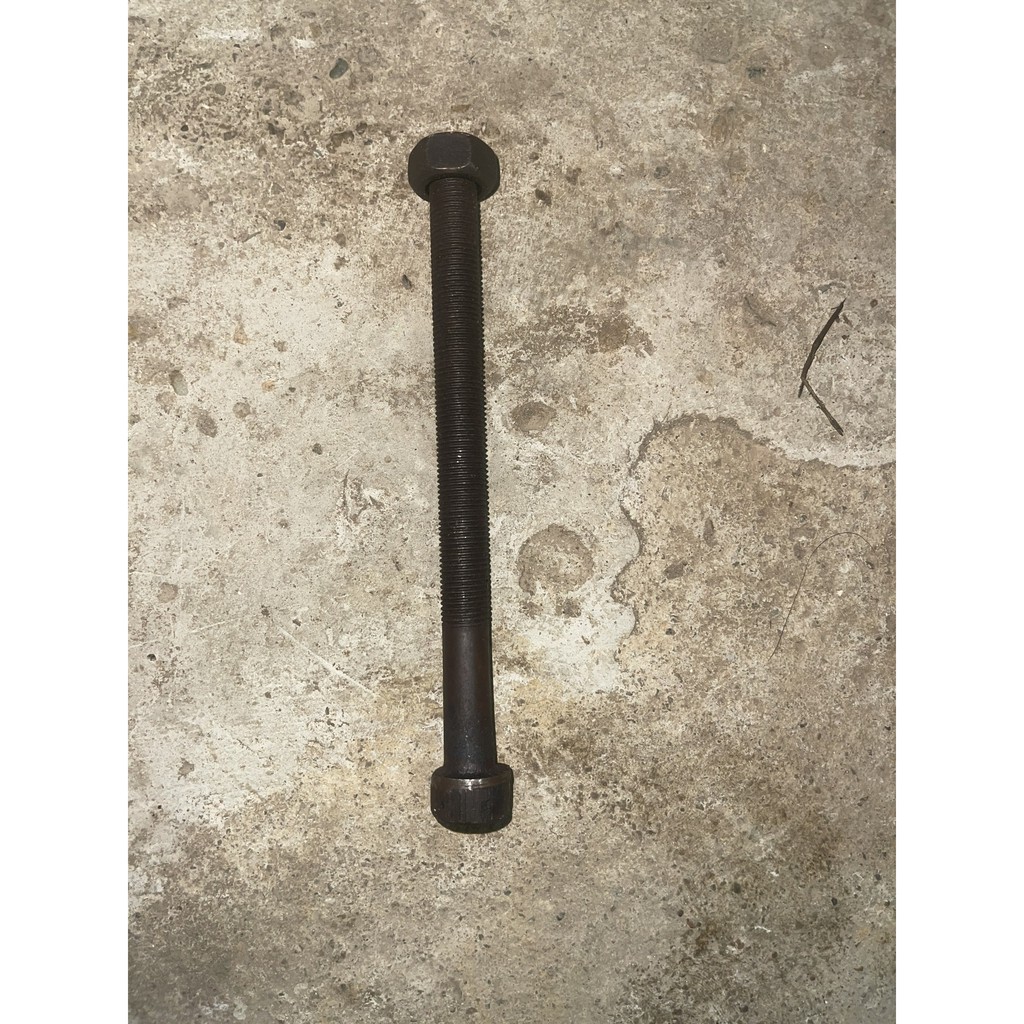 Sản phẩm gia đình làm: Bu lông xăngtan 12 dài 15cm