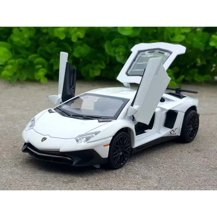 Mô hình xe LAMBORGHINI AVENTADOR LP750 1:32 MN