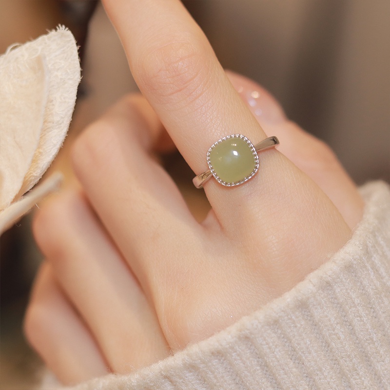 Nhẫn Mạ Vàng 18K Đính Ngọc Bích Cổ Điển