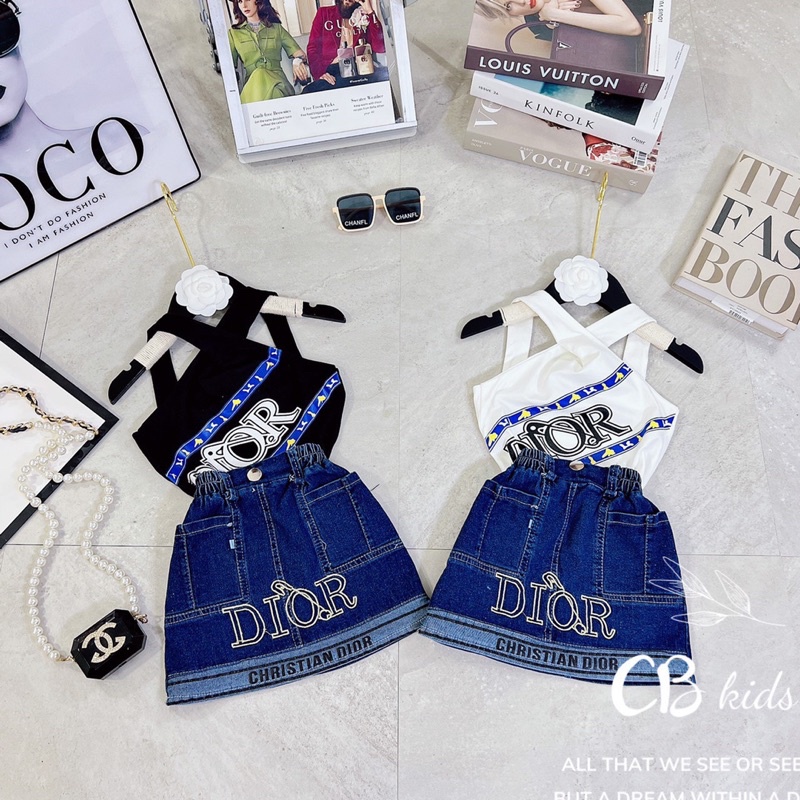 bộ cổ chéo kèm chân váy bò di o bé gái