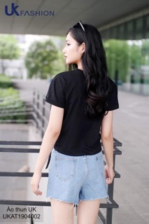 Áo thun buộc eo thêu mickey