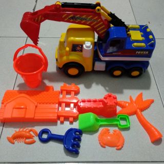 Đồ chơi xe xúc và đồ chơi đi biển