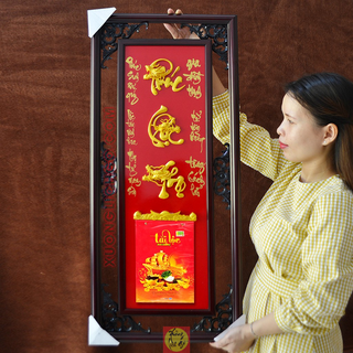Tổng hợp lịch gỗ treo tường 2025, khung gỗ chữ đúc nổi mạ vàng, gắn lốc lịch năm mới
