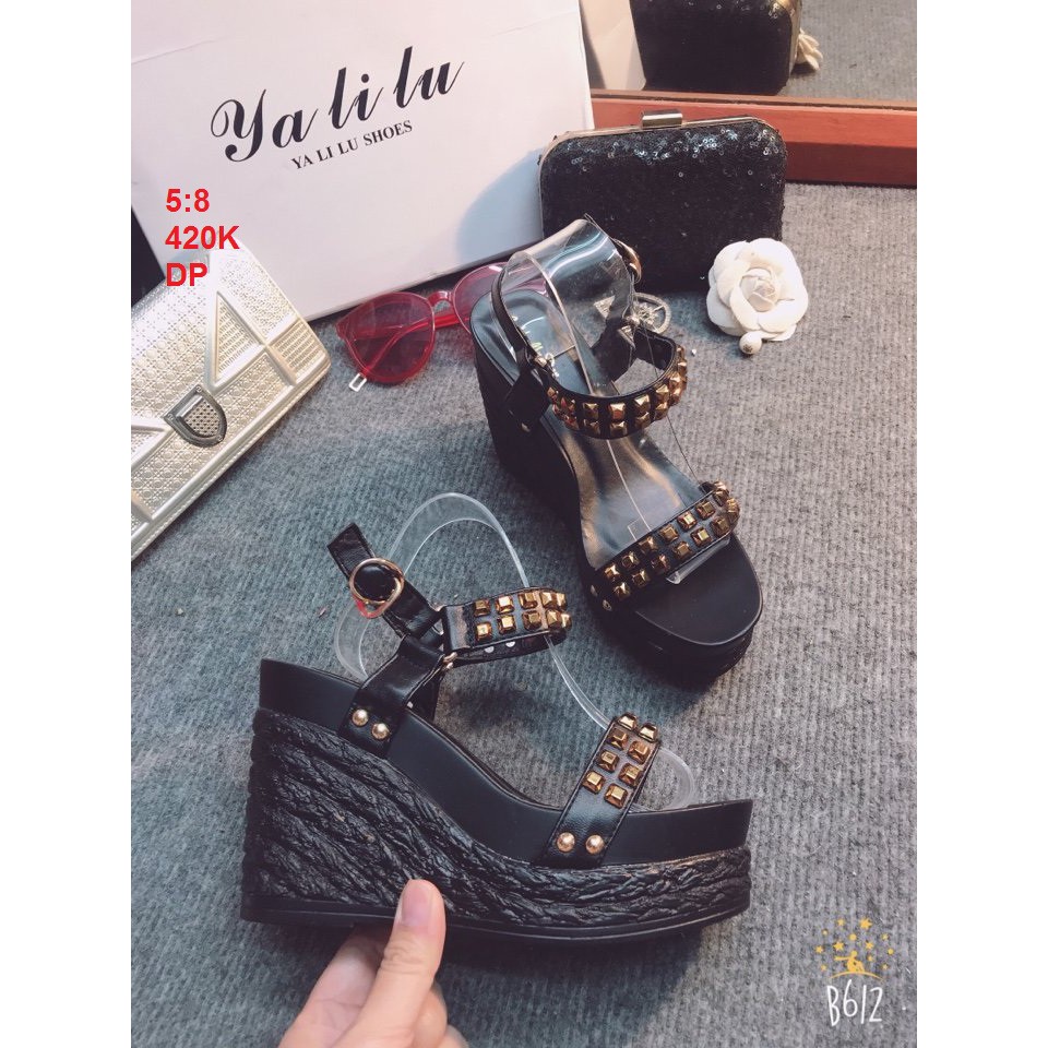 GIÀY SANDAL ĐẾ XUỒNG ĐINH