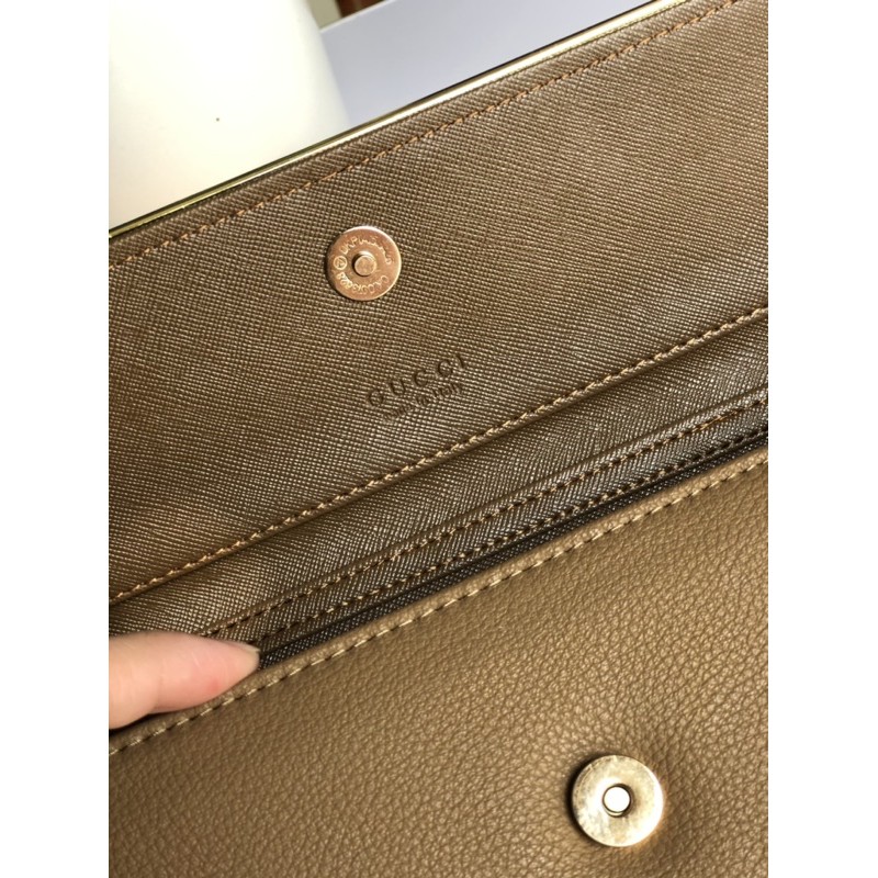 (Thanh Lí) Ví cầm tay CD kèm dây đeo chéo