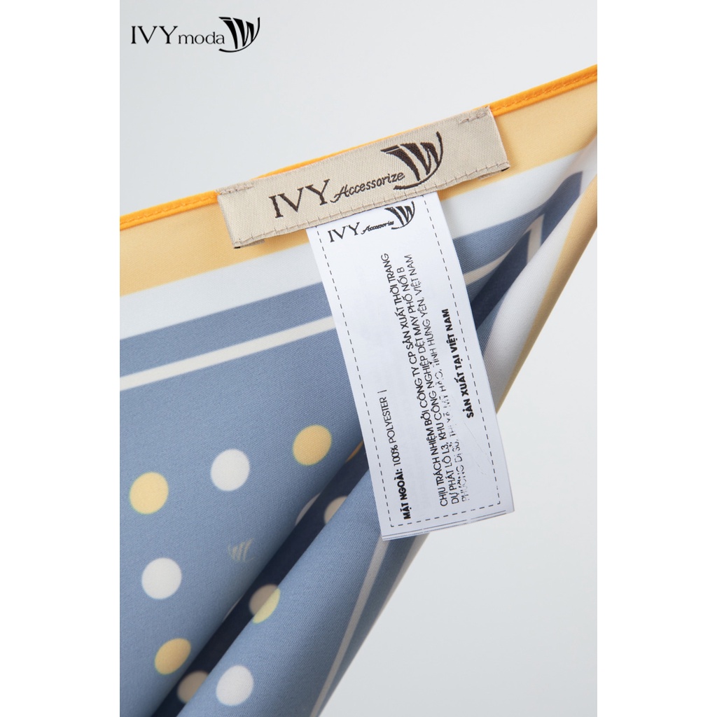 Khăn nữ vuông họa tiết chất liệu lụa IVY moda MS 50A1331