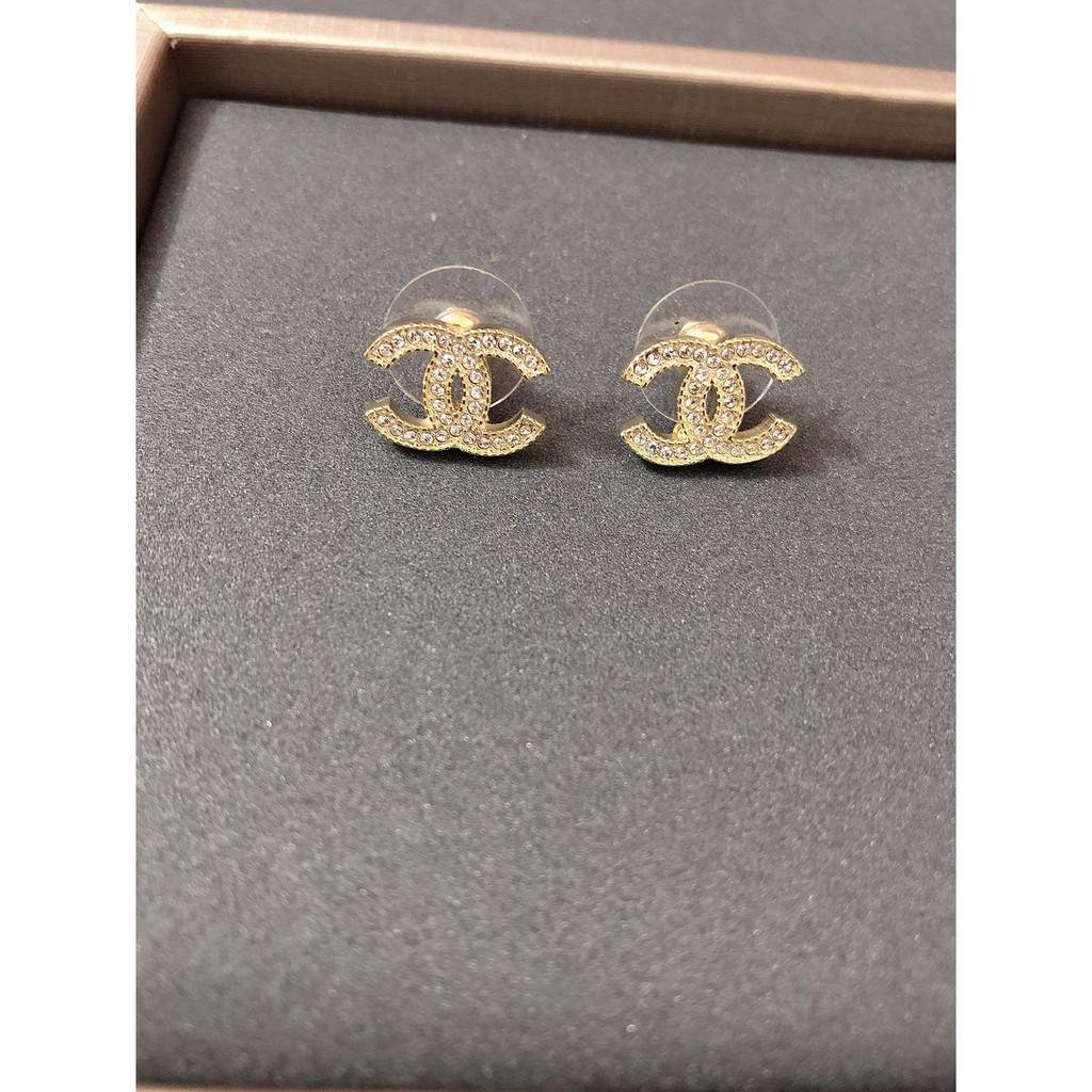 New  Mini Earrings full of diamond studs are elegant and elegant fashion jewelry