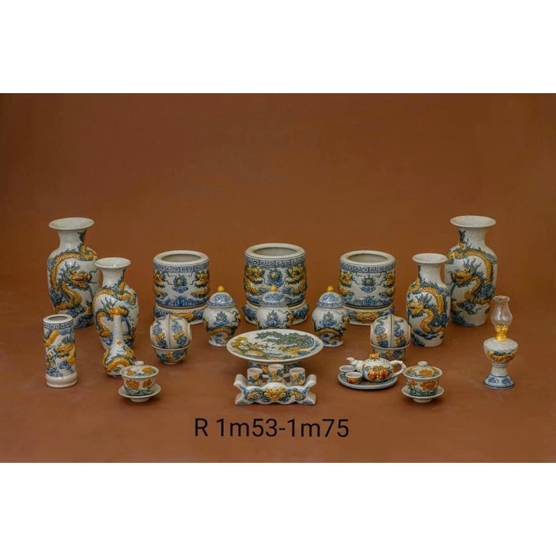 Bộ ban thờ gia tiên men rạn cổ, họa tiết đắp nổi thủ công. Gốm sứ Bát Tràng cao cấp.