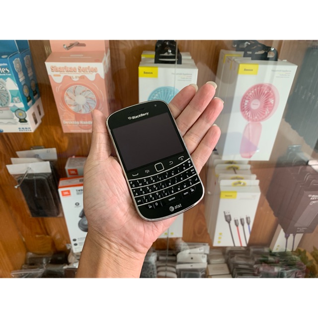 Điện thoại BlackBerry 9900 máy zin nguyên bản màu đen | WebRaoVat - webraovat.net.vn