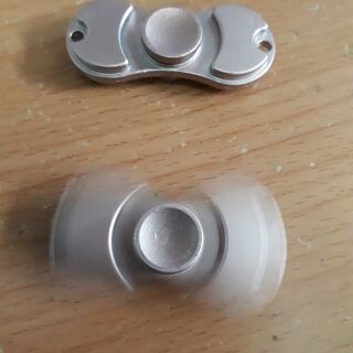 Fidget Spinner - Món đồ chơi Con Quay 2 Cánh Bằng Đồng (Trung)