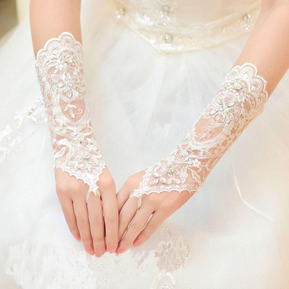 Găng Tay Cô Dâu Hở Ngón Đính Hạt