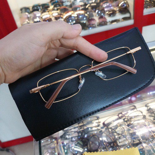 Kính Mắt Titan Siêu Dẻo Cầu Cong Chất Đẹp - Kính Mắt Tiến Thành