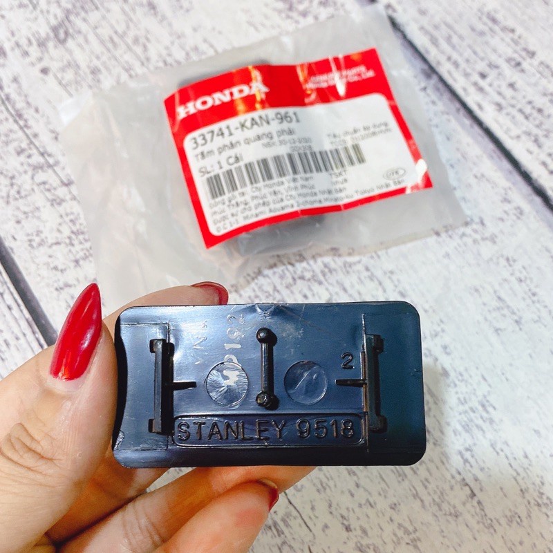 Tấm phản quang dè sau33741-KAN-961  WINNER - RS150 V1 V2 V3 / WINNER X / FUTURE / AB