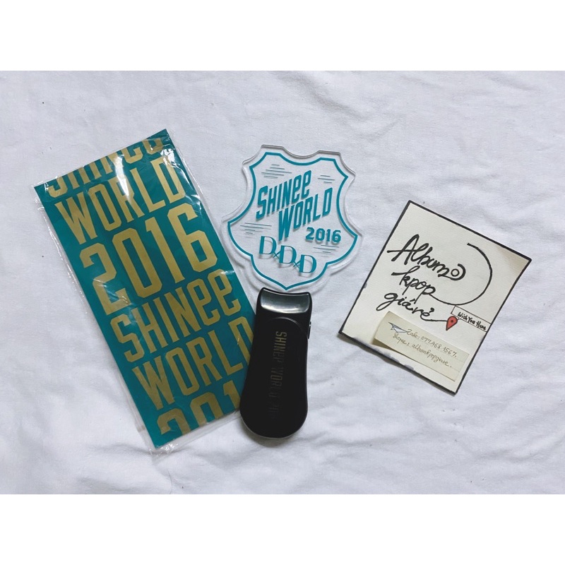 Lightstick Gậy cổ vũ Shinee World 2016 màu trắng, phát sáng như hình.
