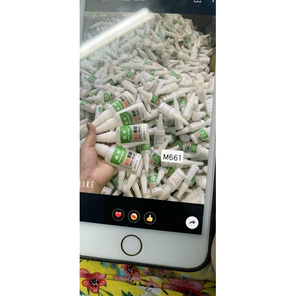 Keo dán  siêu dính đa năng trên mọi chất liệu, gỗ, thủy tinh, kim loại, nhựa, sứ, vải, giấy.