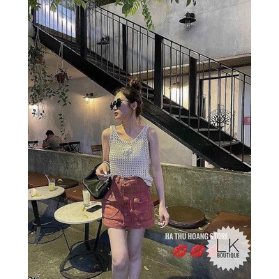 Áo croptop 3 lỗ lưới phối hoa nổi