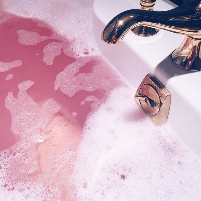 Bom tắm hoa hồng (Rose Bath Bomb) | BigBuy360 - bigbuy360.vn