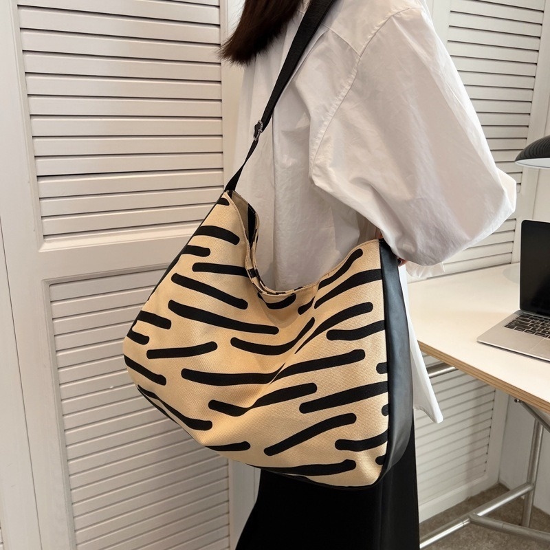 Túi Đeo Chéo canvas Cỡ Lớn NB00163