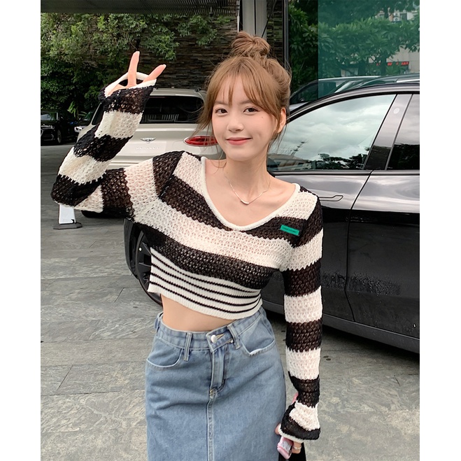 Cocory vn Áo Croptop Dệt Kim Tay Dài Cổ Chữ V Hoạ Tiết Kẻ Sọc Thiết Kế Mới Quyến Rũ