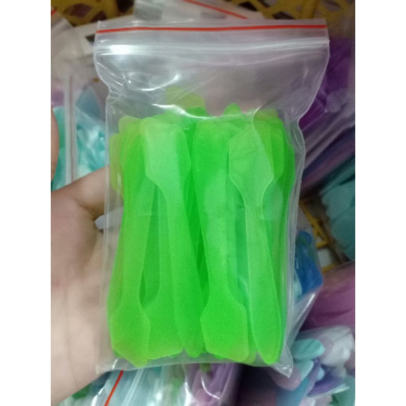 Combo 100 muỗng múc kem body [màu xanh lá].