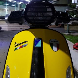 Chụp đèn nhựa vespa sprint ( giành cho bóng sợi tóc )