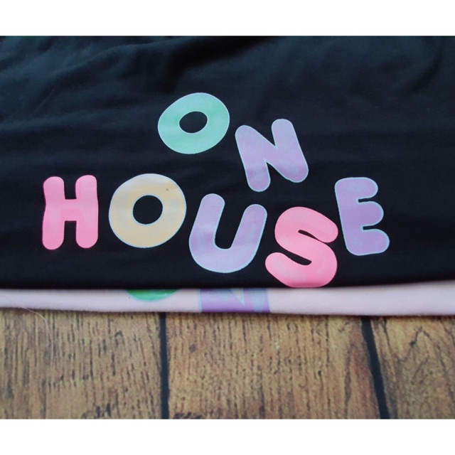 Áo croptop in hình On House