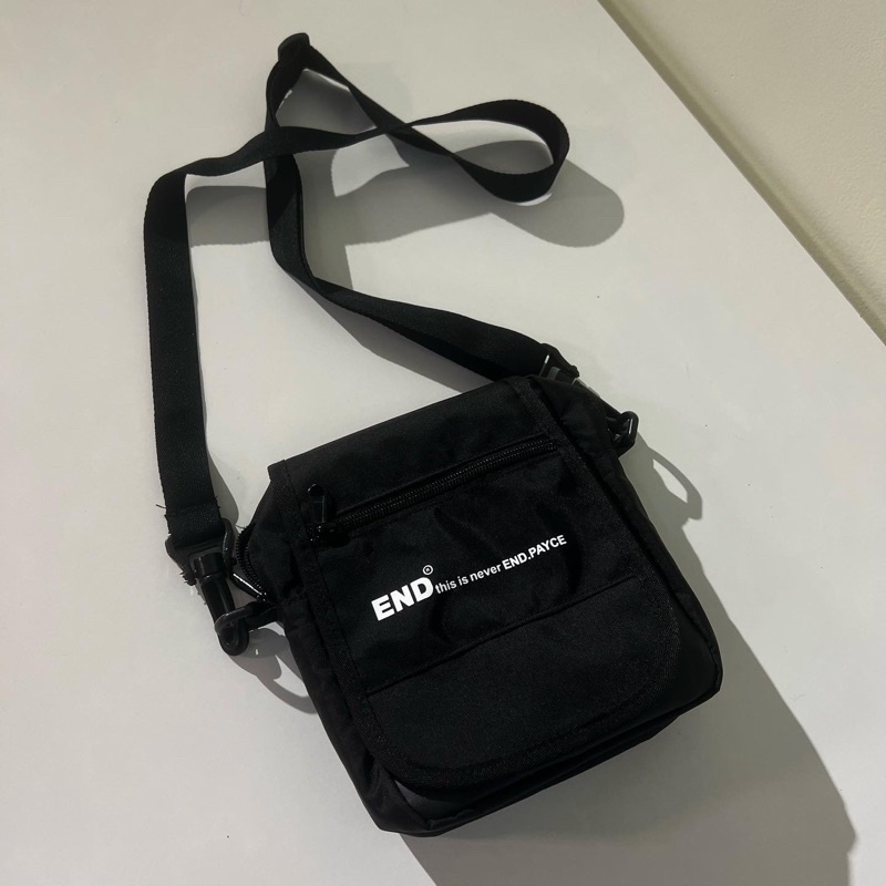 Túi đeo chéo end.payce® LOGO MINI SHOULDER BAG/ BLACK