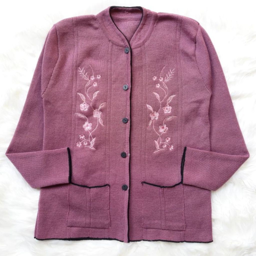 Áo Len Thêu Hoa Mai Cài Cúc Cho Bà Các Mẹ