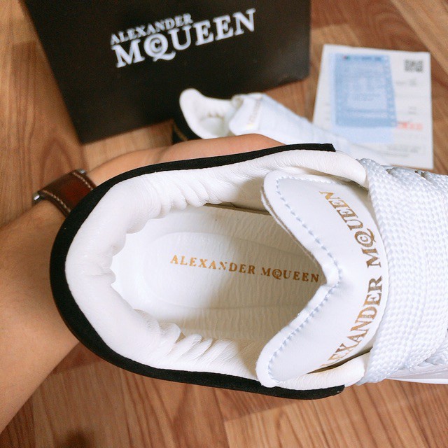 Full box kèm bill Giày thể thao nam và nữ MCQen trắng gót đen bản dây to - Dây to full size 35 đến 43