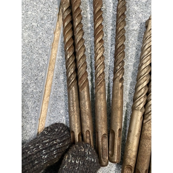 Khoan bê tông 4 cạnh UNIKA Nhật Bản.