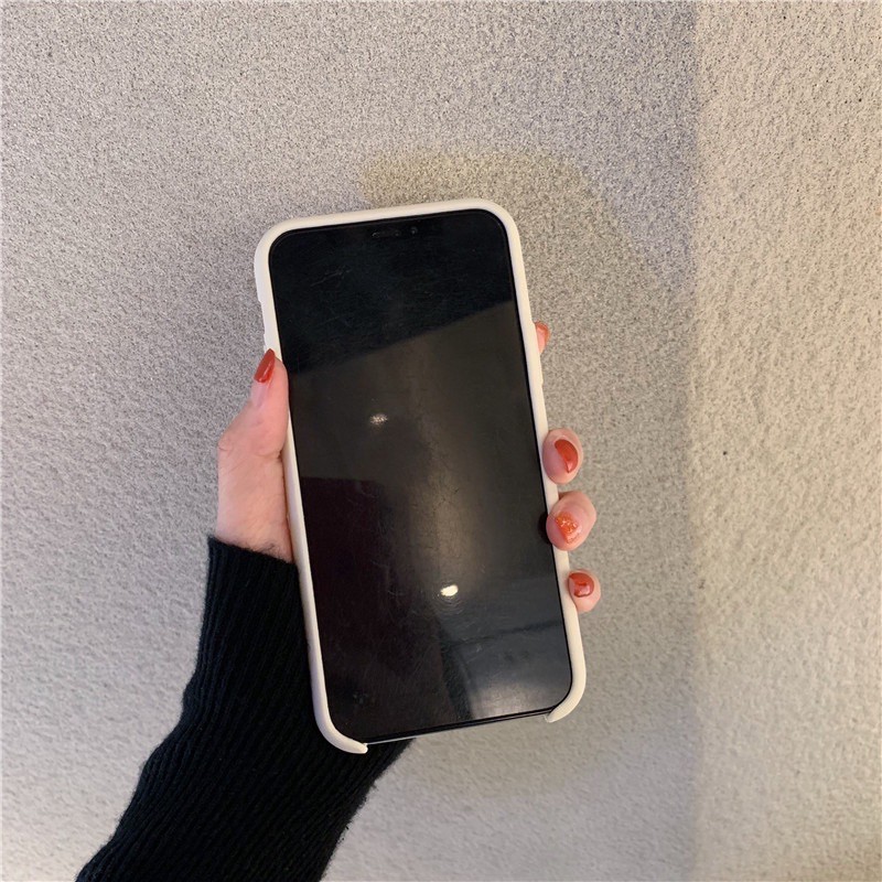 𝐂𝐨́ 𝐬𝐚̆̃𝐧 𝐜𝐡𝐨 𝐢𝐏𝐡𝐨𝐧𝐞 𝟏𝟐  Ốp lưng iphone chống bẩn màu be