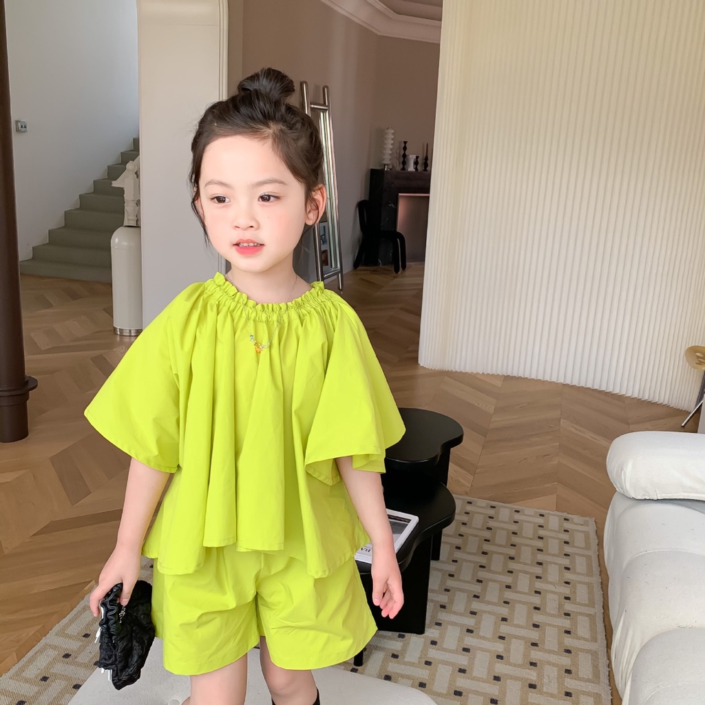 Sét trễ vai bé gái kiểu dáng Hàn Quốc màu xanh bơ, bộ xanh cốm cánh rơi quần short cho bé