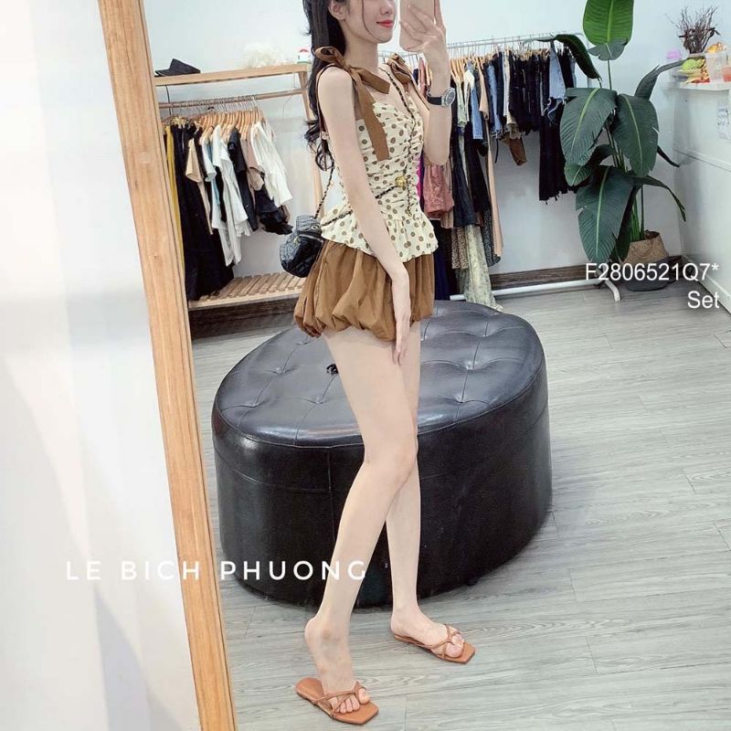 Set áo chấm bi nhún 2 dây thắt nơ vai phối quần short bí phồng 2806