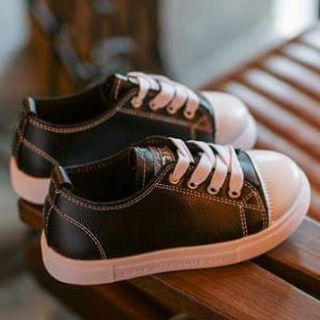 Giày converse bé trai/ gái.